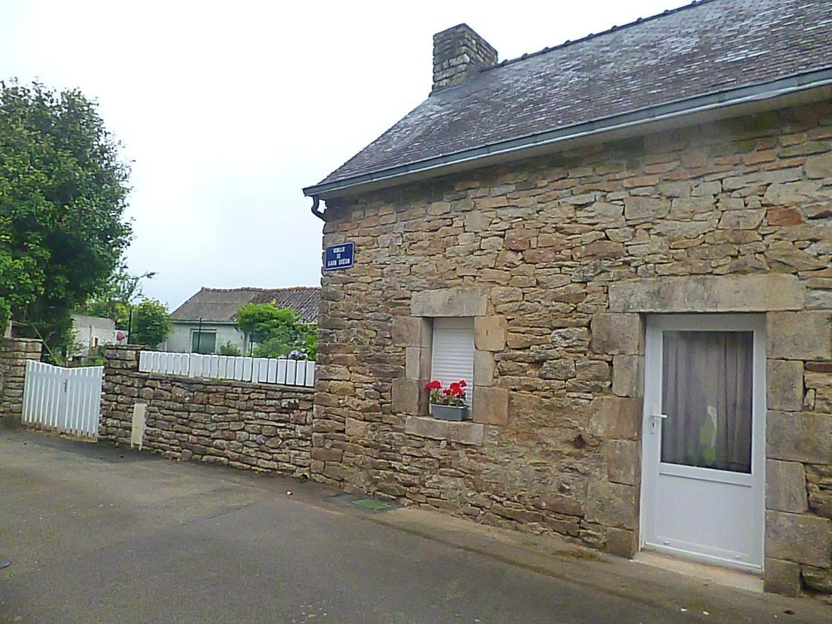 Gite Au Calme Centre Finistere Jardin Clos Trégourez エクステリア 写真